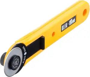 Prym 611371 Mini Rollschneider 28 mm – Präziser Stoffschneider für Kurvenschnitt